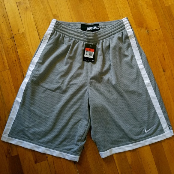 light grey nike shorts